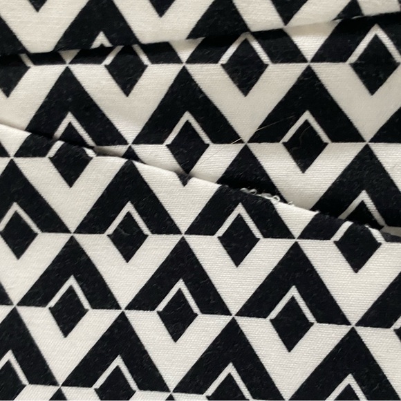 White House Black Market Geometric Patterned Slim Ankle Paints 14R - Picture 6 of 6